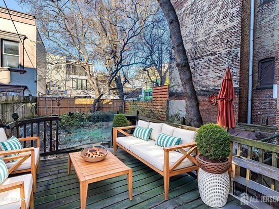 300 2nd St APT 2, Jersey City, NJ 07302