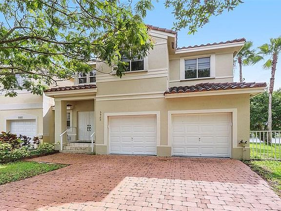 4th image of 3923 SW 169th Ter