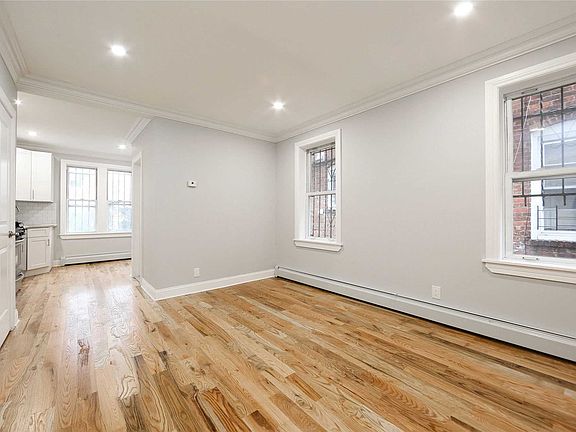 5th image of 11910 Inwood St