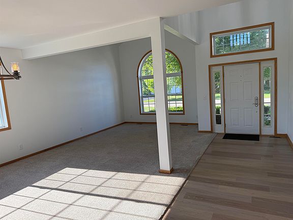 4th image of 470 Prairie Knoll Dr