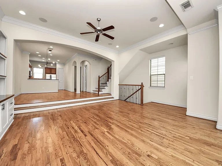 3422 Center St — Photo 5