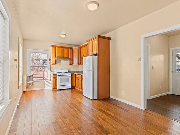 2nd image of 516 W Macarthur Blvd APT 4