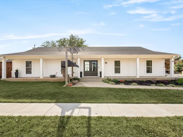 1706 Dunn St, Grapevine, TX 76051