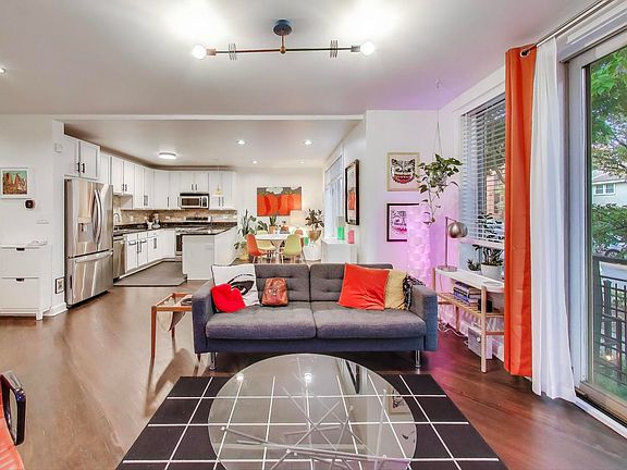 5th image of 2418 W Moffat St APT 1