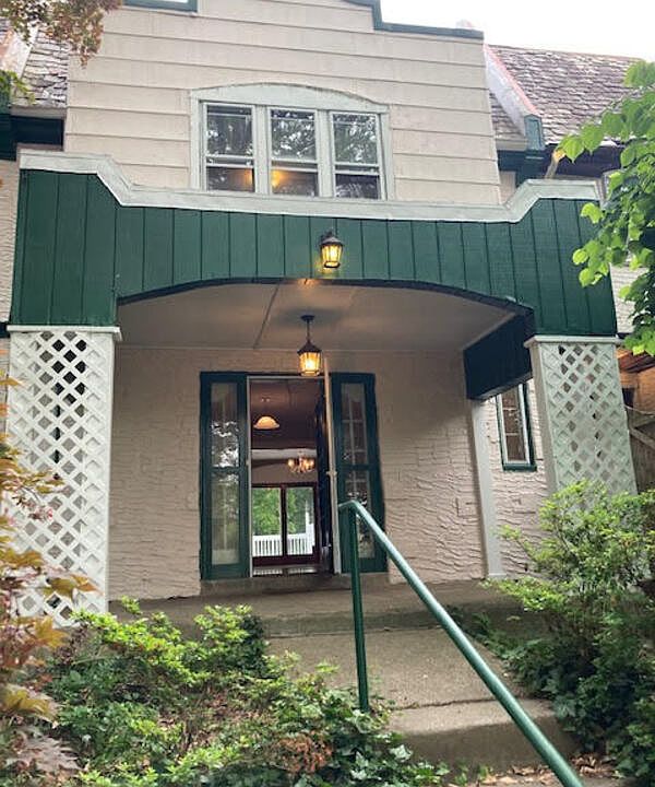 1st image of 64 W Gowen Ave