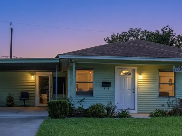 2004 W Gulf St, Baytown, TX 77520