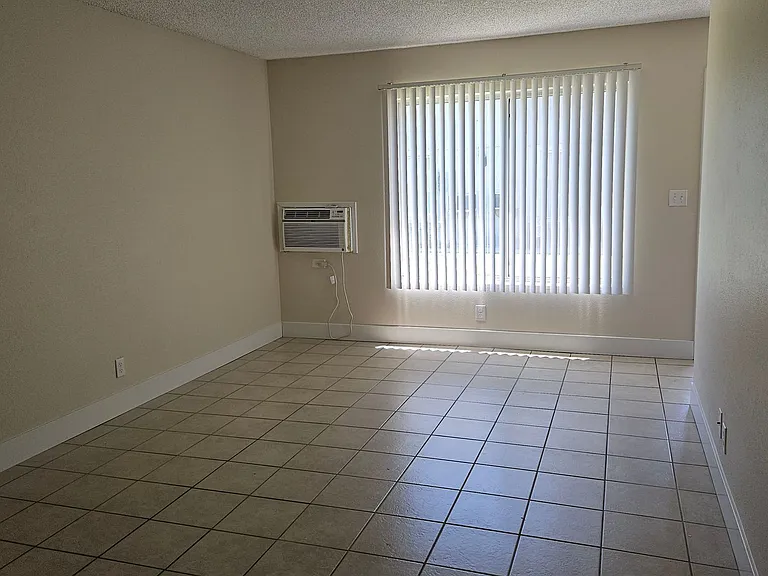 1324 Winn Dr — Photo 7