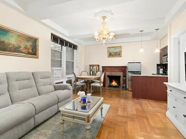 67 Park Avenue image 1 of 8