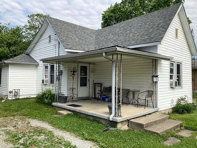 2nd image of 2429 Silver St