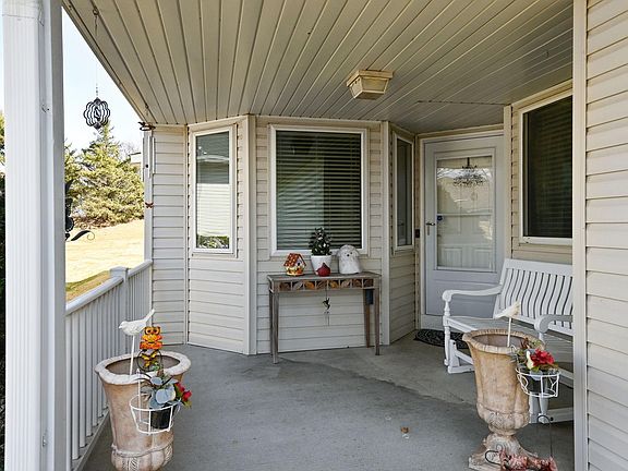 2nd image of 517 Buffalo Run Rd