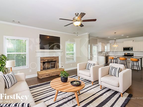 3rd image of 125 Holland Grove Dr