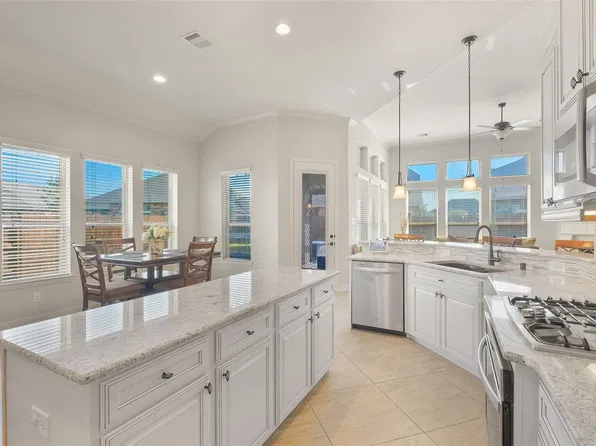 8111 Foster Gate Ct, Richmond, TX 77407