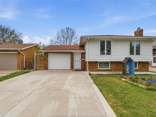 2989 Regis Ave, Windsor, ON N8R 1V7