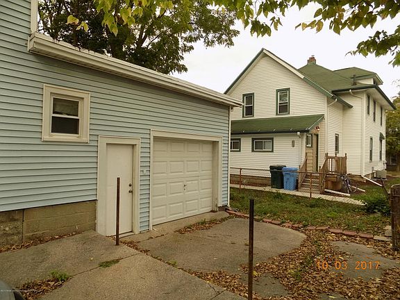 2nd image of 814 Summerville Ave