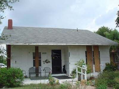 1st image of 609 N Dick Dowling St