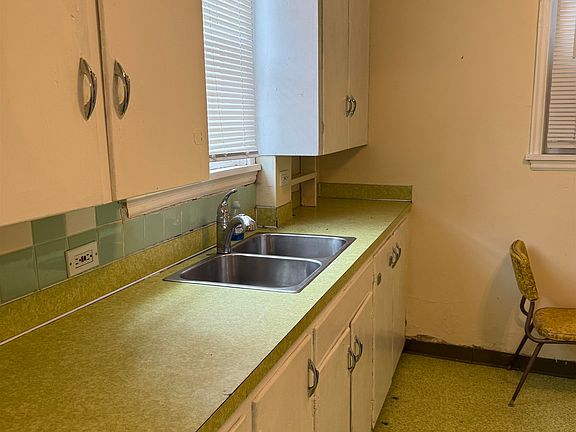 5th image of 205 E G St