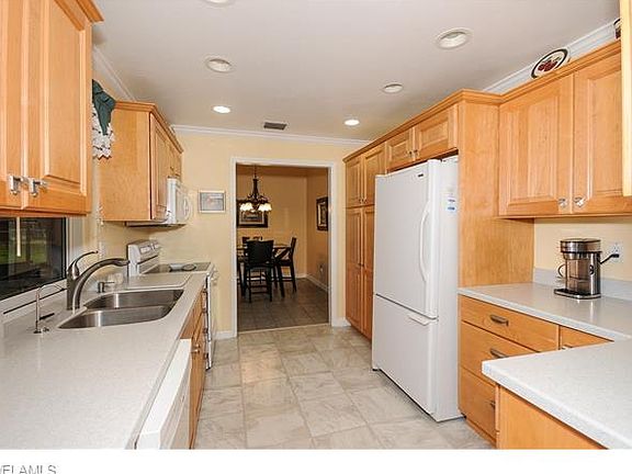 4th image of 1452 Archer St