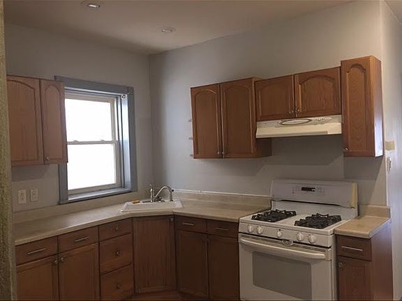 4th image of 1100 N Spaulding Ave #1