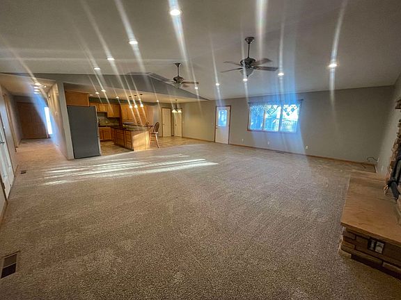 5th image of 130 Aurora Dr