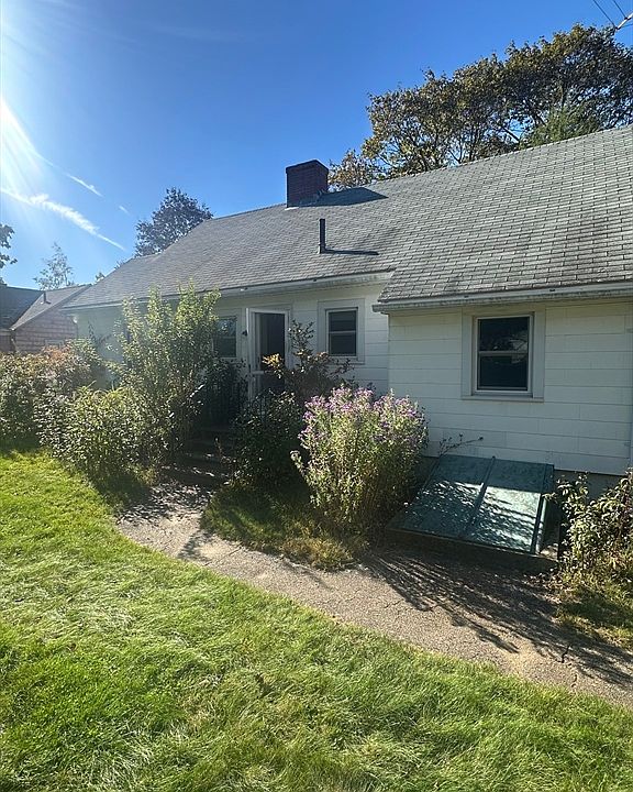 2nd image of 83 Bryn Mawr Ave