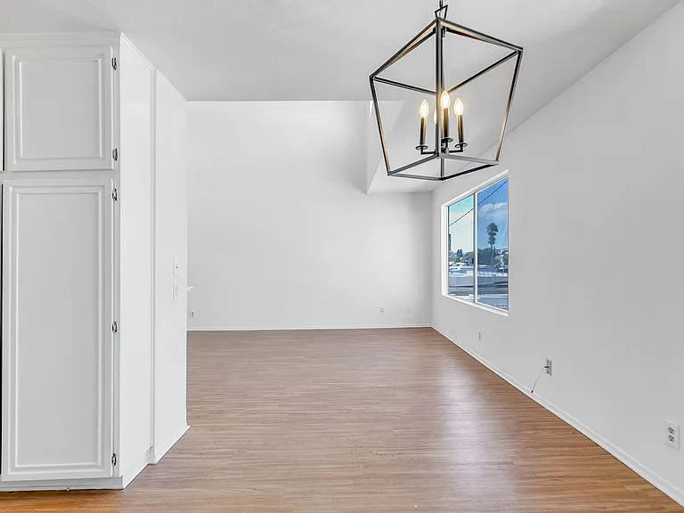 14455 Dickens St — Photo 16