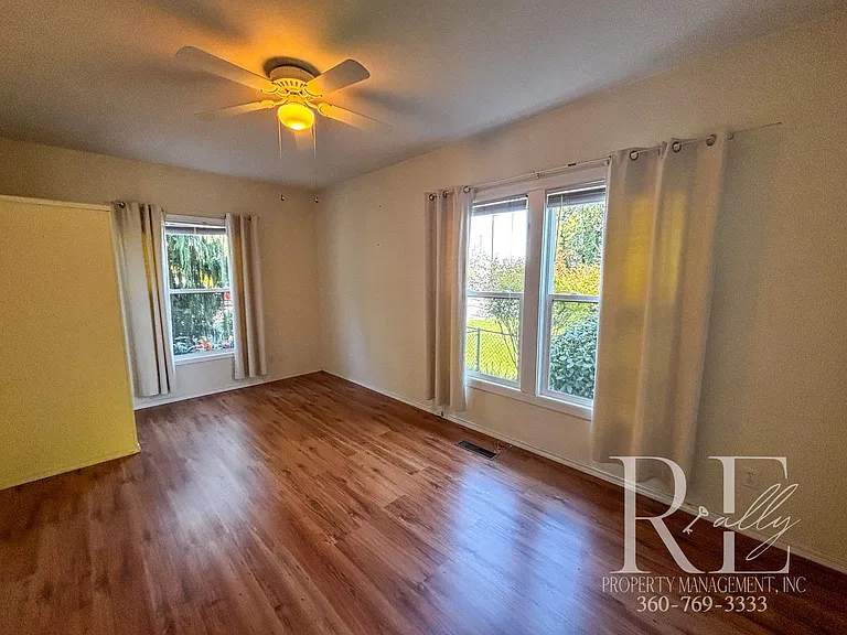 1215B Burwell St — Photo 7