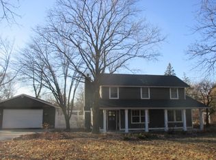 1620 Stoddard Ave, Wheaton, IL 60187