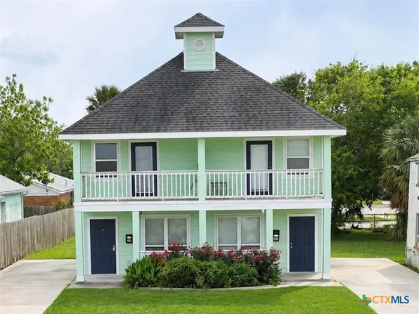 417 & 419 S Commerce St, Pt Lavaca, TX 77979
