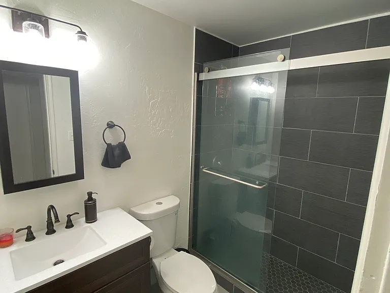1116 W 17th Pl — Photo 8