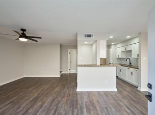 6500 Sands Point Dr APT 110, Houston, TX 77074
