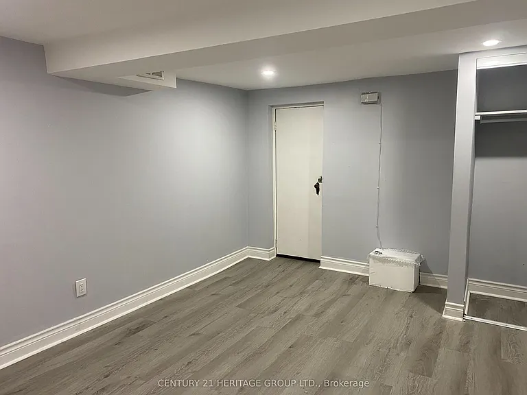 28 Shirley Cres — Photo 12