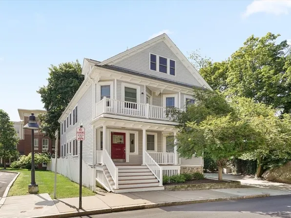 566 Heath St #3, Brookline, MA 02467