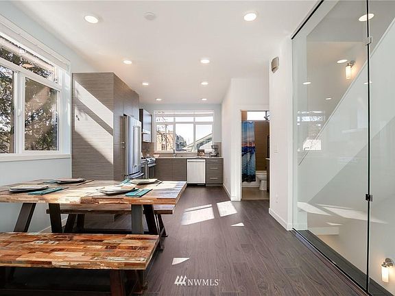 5th image of 711 Federal Ave E Unit E