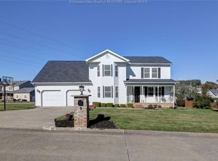 29 Christopher Dr, Hurricane, WV 25526