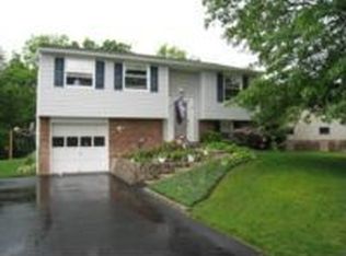 145 Briarwood Ln, Cranberry Twp, PA 16066