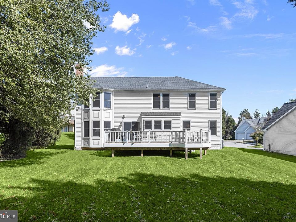 2nd image of 3 Sapphire Hill Ct