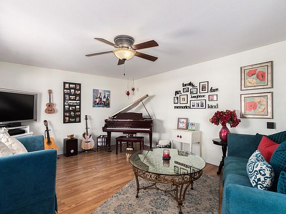 4th image of 2133 W Emelita Ave