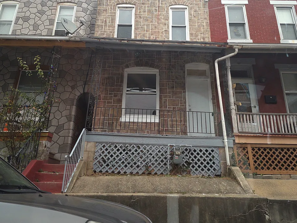 521 Birch St