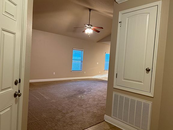 5th image of 1727 Brantley Dr