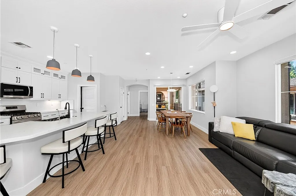 2 bed, 1462 sqft, $5,500 — Photo 4