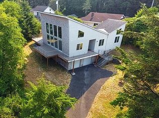 3590 NE Reef Dr, Lincoln City, OR 97367