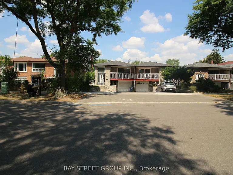 117 Pindar Cres #MAIN FLOOR — Photo 2