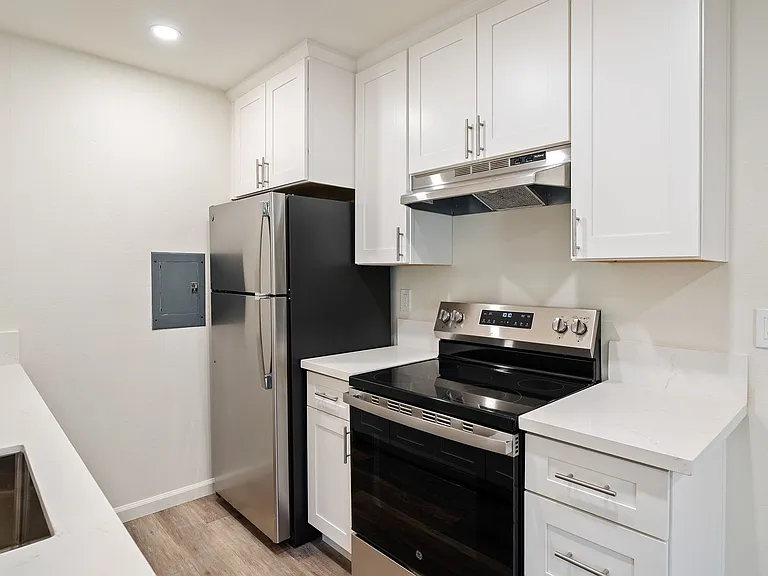 544 Pacific Street — Photo 8