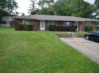 1359 Brittain Woods Dr, Akron, OH 44310