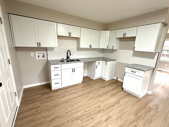 5th image of 4640 Waymire Ave