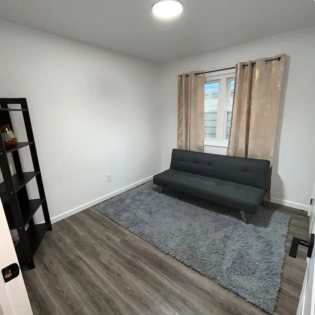 3 bed, 2.0 bath, $3,200 — Photo 4
