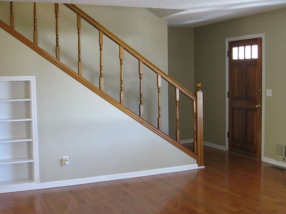 4th image of 464 Azalia Dr