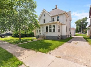 1122 N Spring St, Beaver Dam, WI 53916