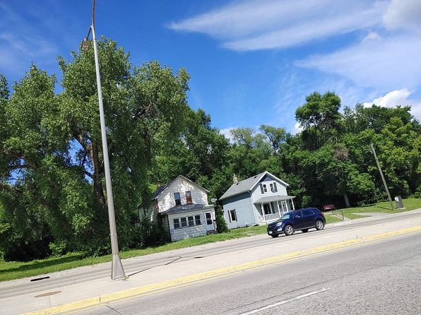 320 W 6th St