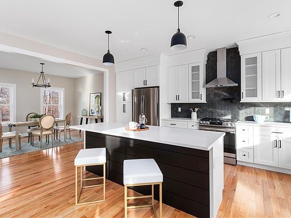 4th image of 15 Dawsons Cir